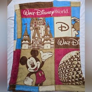 Walt Disney Theme Park Disneyland Mickey Mouse Red Blue Tan Fleece Throw Blanket